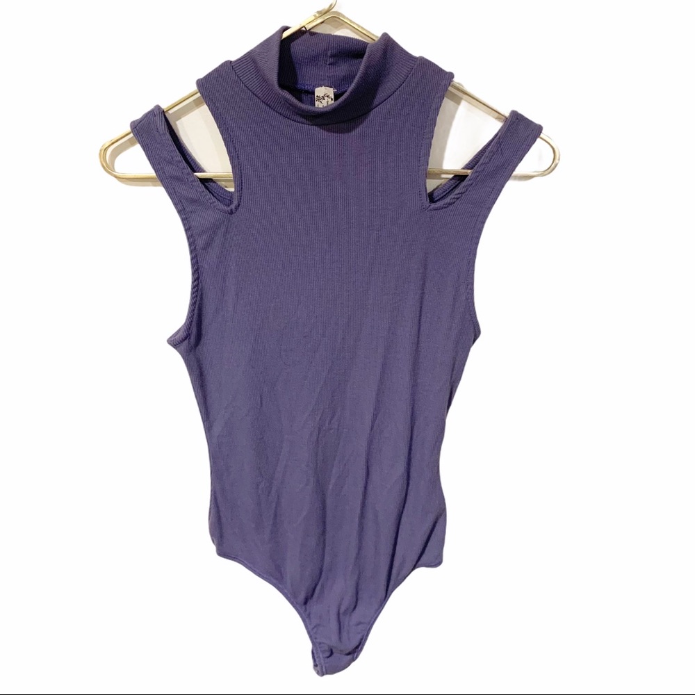Free People Small Purple Ribbed Cold Shoulder One Piece Snap Sleeveless Bodysuit
